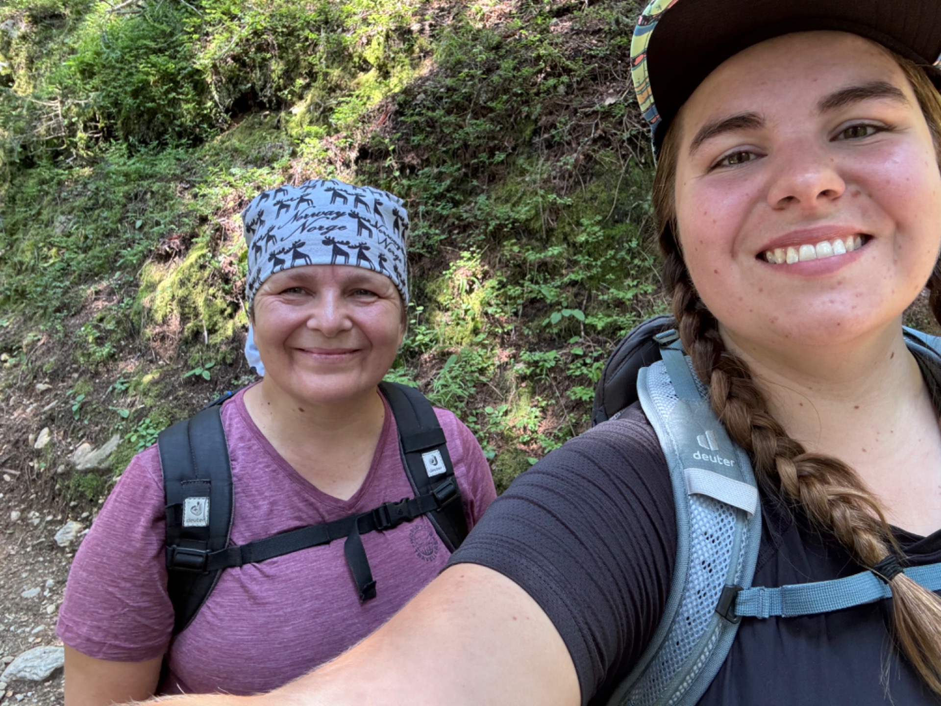 Vidíte jak jsme smutné, že už nemůžeme pokračovat nahoru?